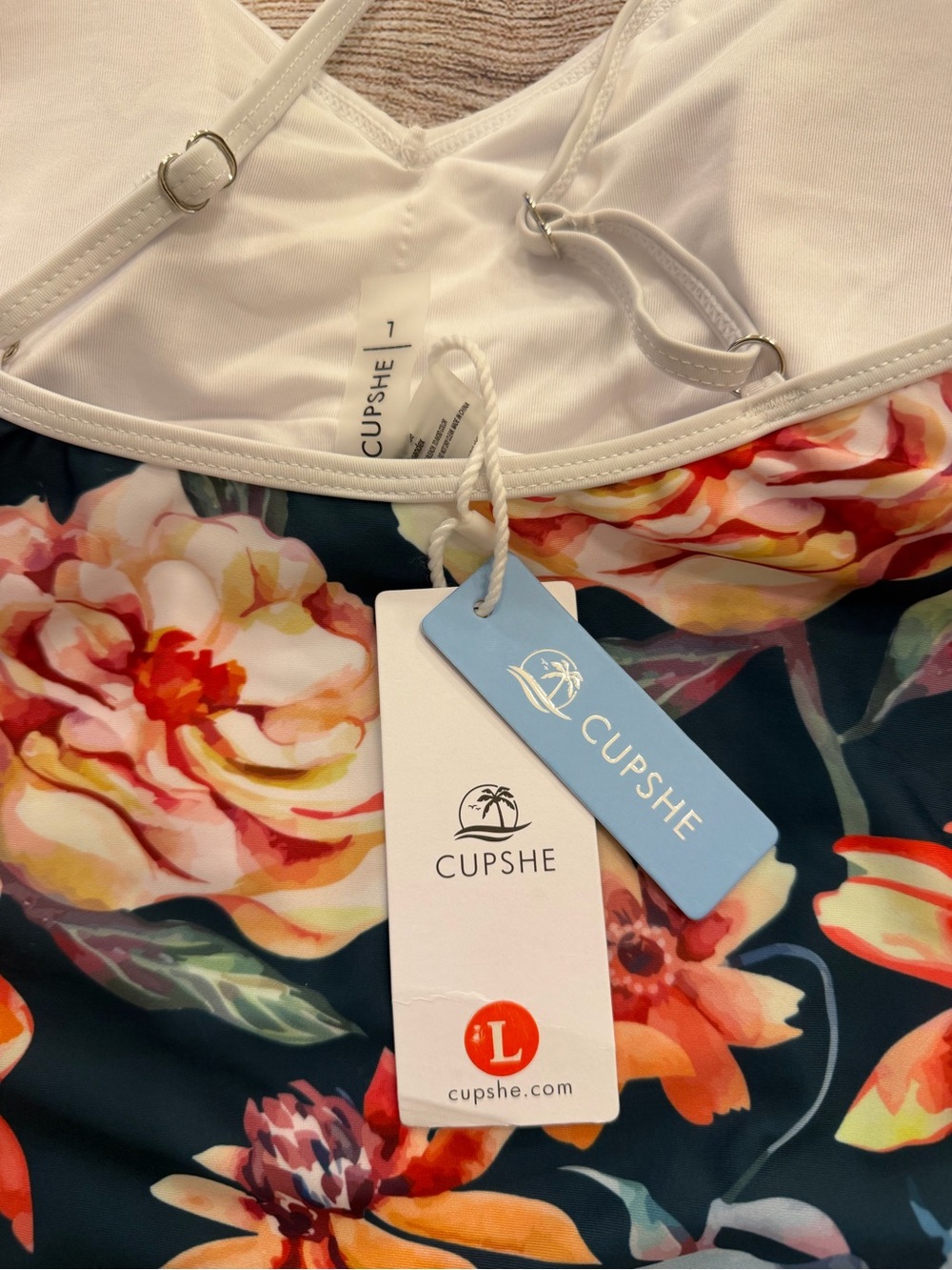Cupshe Floral One-Piece Swimsuit with White Trim - Large - Picture 3 of 6